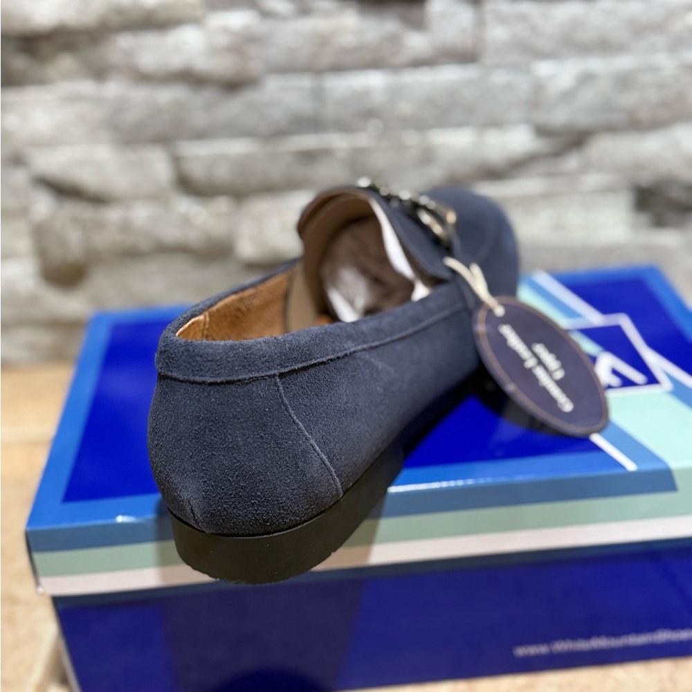 White Mountain Genuine Upper Leather Navy Casavas Loafers - Size Women’s 11 - Picture 5 of 14